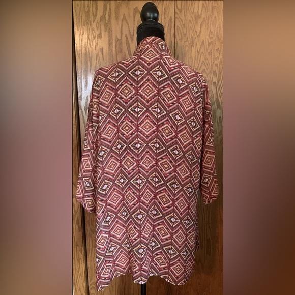 Forever 21 Red Yellow White Black Aztec 3/4 Sleeve Lightweight Thin Open Small. - Picture 3 of 5